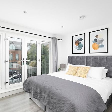 Skyvillion - London Enfield Chase Apartments With Parking & Wifi Extérieur photo