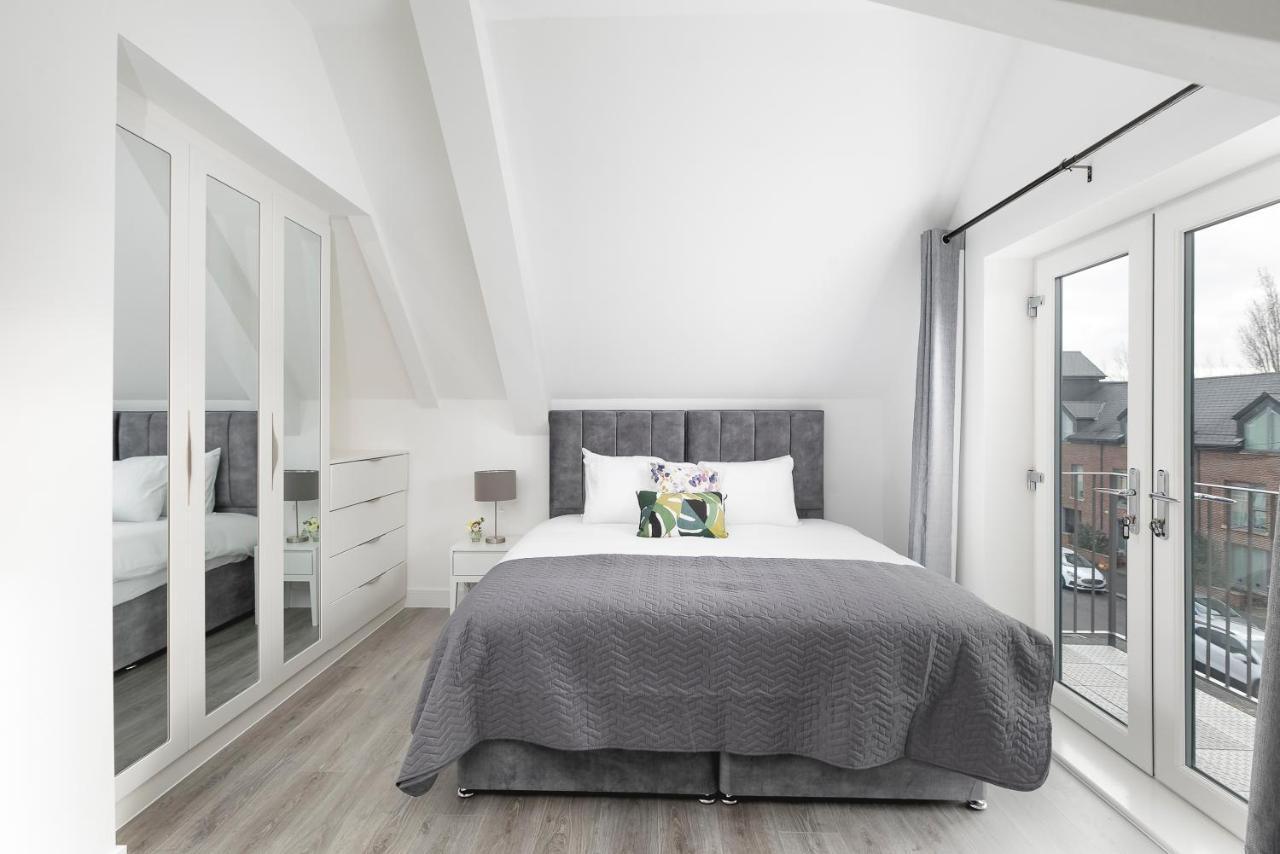 Skyvillion - London Enfield Chase Apartments With Parking & Wifi Extérieur photo