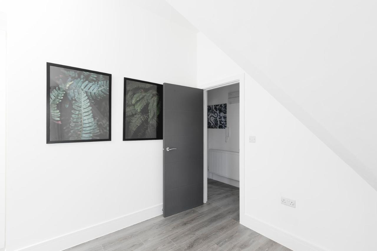 Skyvillion - London Enfield Chase Apartments With Parking & Wifi Extérieur photo