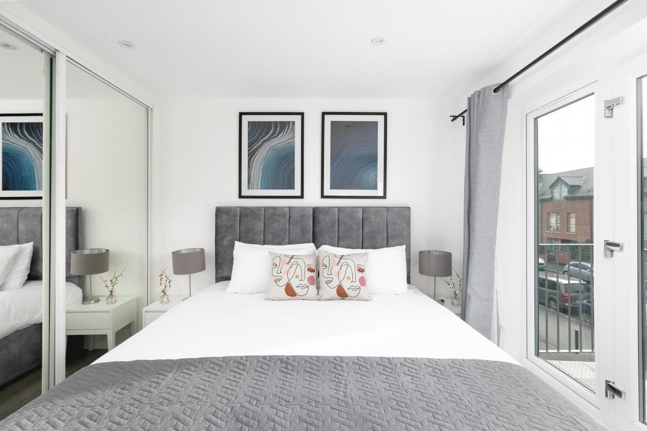 Skyvillion - London Enfield Chase Apartments With Parking & Wifi Extérieur photo