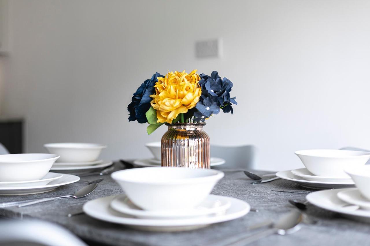 Skyvillion - London Enfield Chase Apartments With Parking & Wifi Extérieur photo