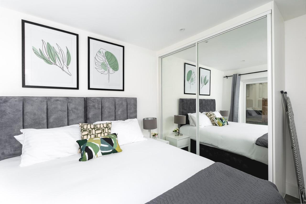 Skyvillion - London Enfield Chase Apartments With Parking & Wifi Extérieur photo