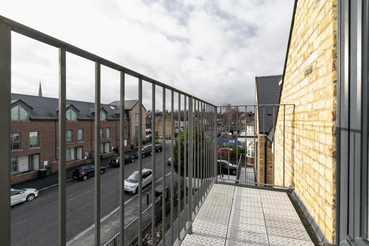 Skyvillion - London Enfield Chase Apartments With Parking & Wifi Extérieur photo