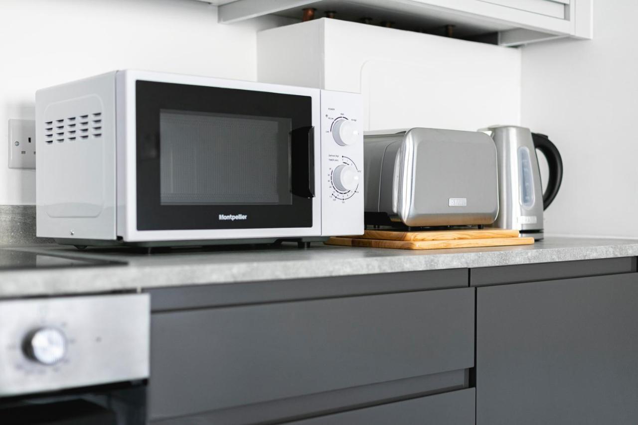 Skyvillion - London Enfield Chase Apartments With Parking & Wifi Extérieur photo
