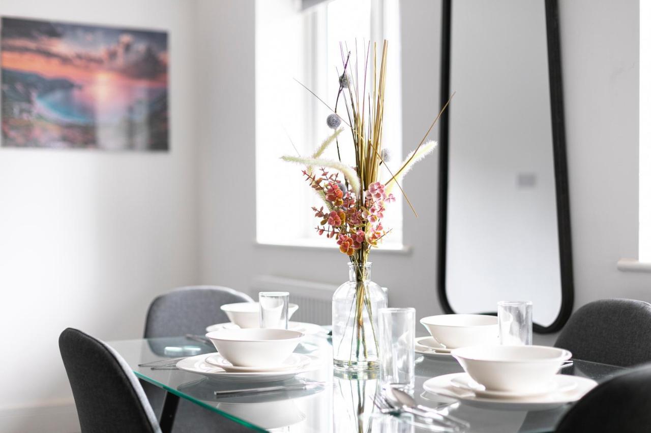 Skyvillion - London Enfield Chase Apartments With Parking & Wifi Extérieur photo