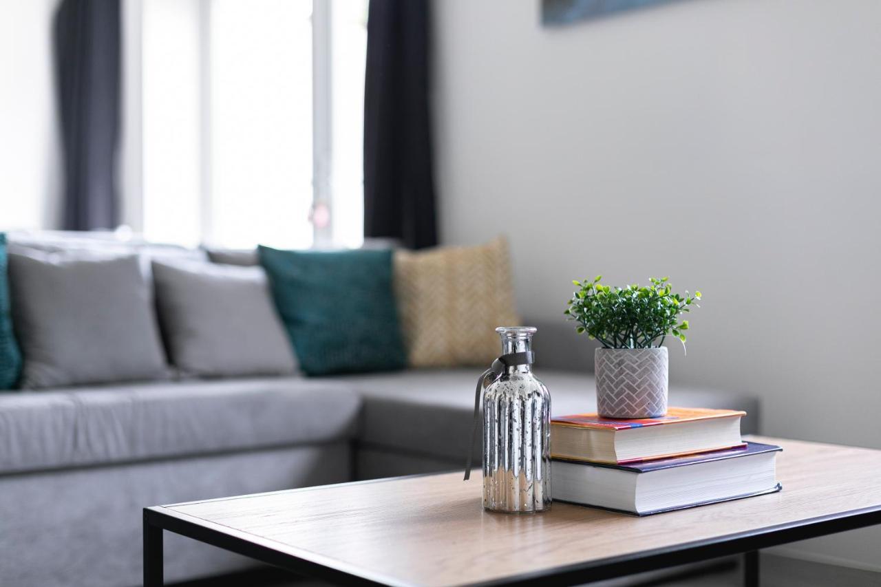 Skyvillion - London Enfield Chase Apartments With Parking & Wifi Extérieur photo