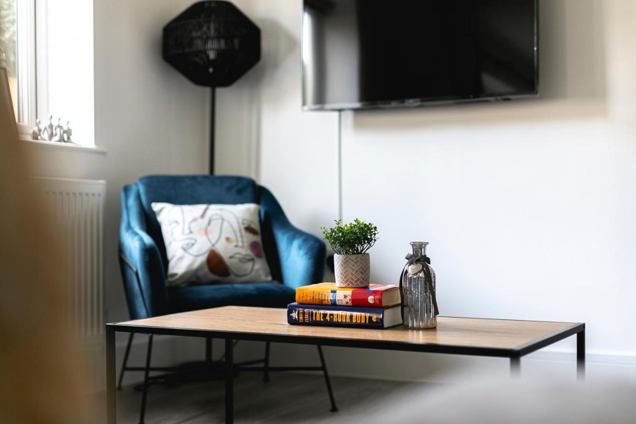 Skyvillion - London Enfield Chase Apartments With Parking & Wifi Extérieur photo