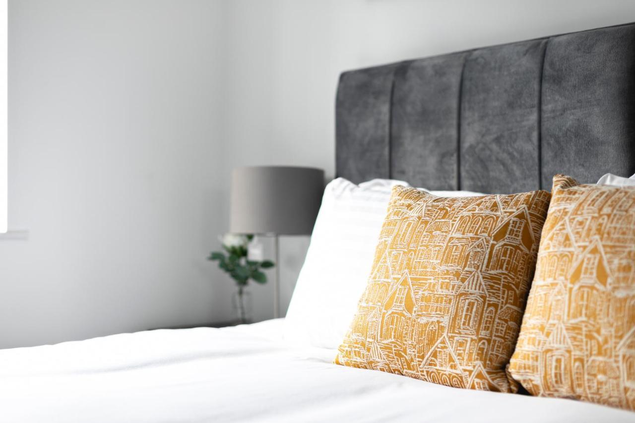 Skyvillion - London Enfield Chase Apartments With Parking & Wifi Extérieur photo