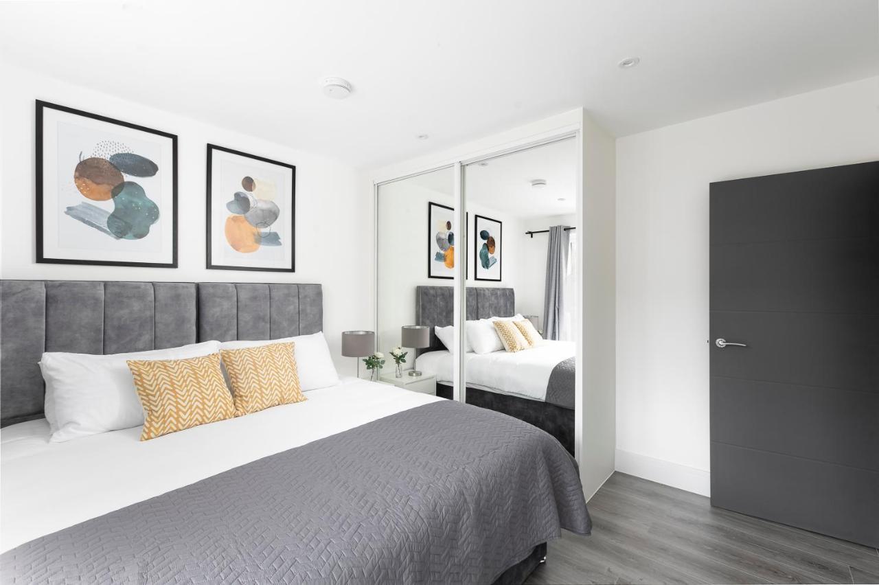 Skyvillion - London Enfield Chase Apartments With Parking & Wifi Extérieur photo